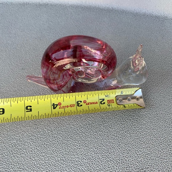Wedgwood Art Glass Snail Paperweight. England. Pink Swirl. Marked on Bottom - Picture 6 of 7